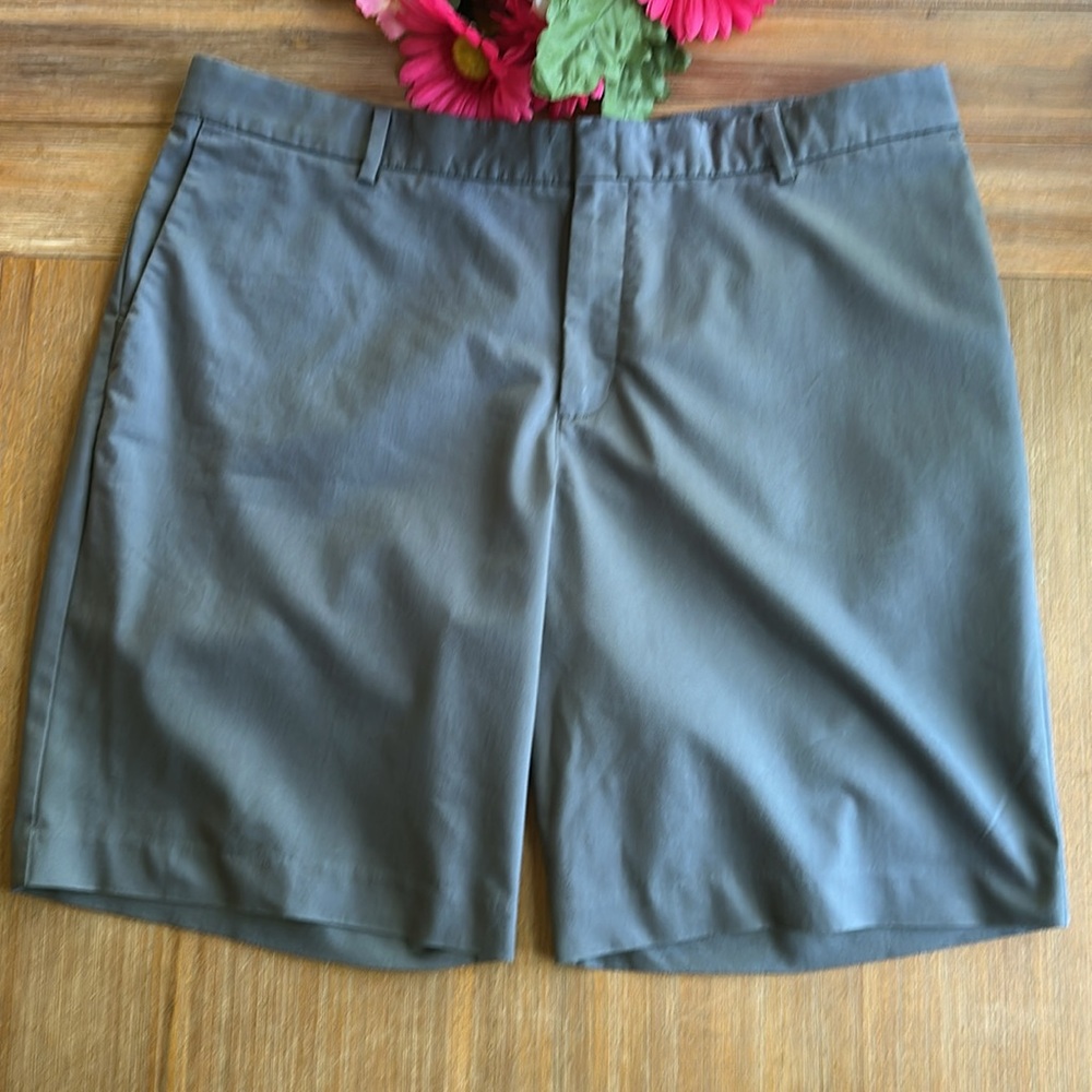 Men's Nike Modern Fit Dri-Fit Golf Shorts Size 38 Gray - Picture 1 of 9